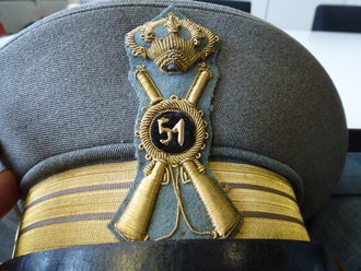 Italien, Schirmmütze für Offiziere der Infanterie, leicht getragenes Stück in gutem Zustand