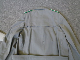 Bundeswehr, Uniformjacke und Mantel  70iger Jahre, Effekten Originalvernäht, die Jacke mit 57iger Ordensspange eines Weltkriegsteilnehmers