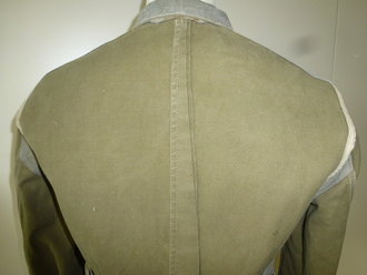 Heer, Tropenfeldbluse 1.Modell für das Afrikakorps, getragenes Stück in gutem Zustand, selten. Schulterbreite / Shoulder 45cm, Armlänge / arm lenght 65cm