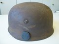 Luftwaffe Stahlhelm Fallschirmjäger , vermutlich guter Wasserfund, nicht vollständig gereinigtes Stück mit originalem Abzeichen.