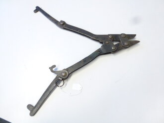 British WWII wire cutter