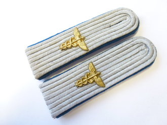 Paar Schulterstücke für einen Leutnant Truppensonderdienst zum Schlaufen, Neuwertiges Paar aus Schneidereibestand