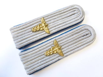 Paar Schulterstücke für einen Leutnant Truppensonderdienst zum Schlaufen, Neuwertiges Paar aus Schneidereibestand