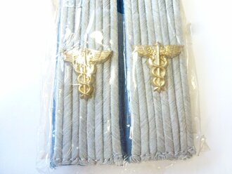 2 Paar Schulterstücke für einen Leutnant Truppensonderdienst zum Schlaufen, Neuwertige Paare aus Schneidereibestand, in original Chellophan eingepackt
