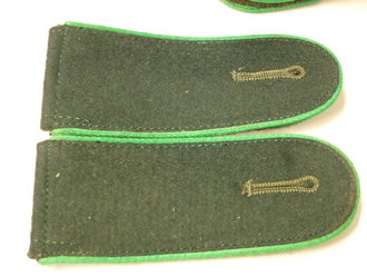 Paar Schulterklappen für Mannschaften der Gebirgsjäger, Neuwertiges Paar aus der originalen Banderole. Sie erhalten EIN Paar