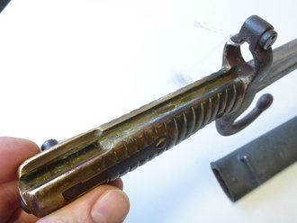 1.Weltkrieg, Ersatzbajonett aus französischen Beutestück, versehen mit einer dafür angefertigten Stahlblechscheide.