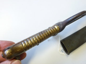1.Weltkrieg, Ersatzbajonett aus französischen Beutestück, versehen mit einer dafür angefertigten Stahlblechscheide.