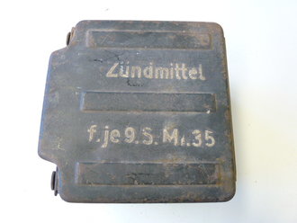 Blechkasten " Zündmittel f. je 9 S.Mi. 35"...