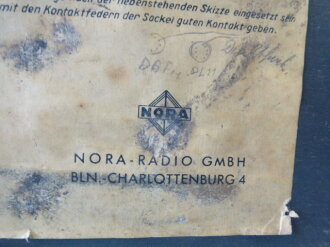 Truppenempfänger Nora K42, Originallack, Funktion nicht geprüft, der Klebezettel im Deckel vorne ist wohl eine Kopie