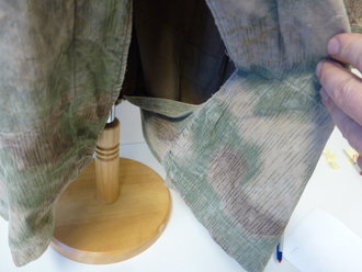 Knochensack Fallschirmjäger Sumpftarn, getragenes Stück, an den Beinenden original zusammengenäht. Alle Reissverschlüsse gängig