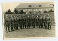 Foto Wehrmacht Soldaten mit Uniformschutz für Schießübungen, Maße 8,5x6cm