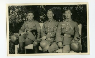 2 Fotos Reichswehr / frühe Wehrmacht  , Stahlhelm...