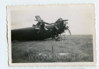 Zerstörtes russisches Flugzeug , Maße 9x6cm