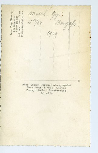 Studioaufnahme Luftwaffe mit Schirmmütze, Maße 13,5x8,5cm, datiert 1939