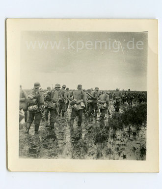 Infanterie rückt vor, A-Rahmen, Maße 6,5x6,5cm, datiert 1941