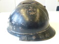 Frankreich 1.Weltkrieg, Stahlhelm Adrian, adaptiert für die Artillerie speciale ( Kampfwagenbesatzungen ). Das entfernen des Randes wurde in den Truppenwerkstätten durchgeführt um die Sehschlitze in den Kampfwagen nutzen zu können. Sehr selten