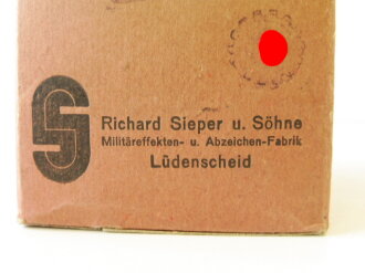 Kriegsmarine, Paar Knöpfe ( 2 Stück ) für den Riemen der Schirmmütze, 14mm Durchmesser, Neuwertig aus der Originalverpackung. You will receive 1 Set ( 2 pcs )