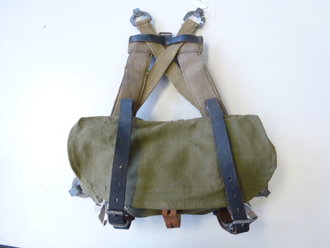 A-Rahmen Wehrmacht, getragenes Stück mit Tasche,...