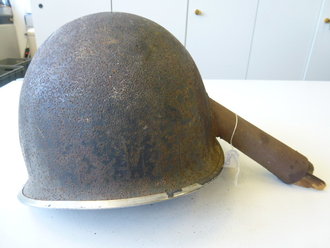 Jaucheschöpfer aus US Stahlhelm , Nachkriegsprodukt "Schwerter zu Pflugscharen "