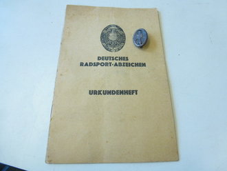 Deutsches Radsportabzeichen mit Urkundenheft eines RAD Angehörigen