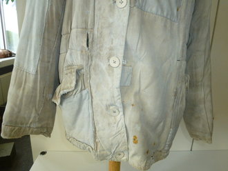 Waffen SS, Winterwendejacke , getragenes, Farbfrisches Stück mit etlichen Reparaturstellen, diese zum Teil auch Neuzeitlich, Fundusstempel