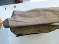Reichsarbeitsdienst  Feldbluse , getragenes Kammerstück mit Armbinde,Kammer- und  Fundusstempel, Schulterbreite 42cm, Armlänge 61cm