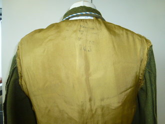 SA Dienstrock, getragenes Stück mit Fundusstempel / Etikett und REPRO Effekten / Original SA Tunic with REPRODUCTION insignia and Movie Prop markings inside, Schulterbreite 45,5 cm, Armlänge 57,5 cm