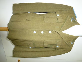 SA Dienstrock, getragenes Stück mit Fundusstempel / Etikett und REPRO Effekten / Original SA Tunic with REPRODUCTION insignia and Movie Prop markings inside, Schulterbreite 45,5 cm, Armlänge 57,5 cm