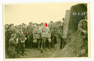 Foto Adolf Hitler. bei Grundsteinlegung?, Maße 13x8cm, datiert 1933
