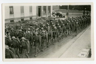 Schweiz 2. Weltkrieg, Schweizer Truppen in voller...