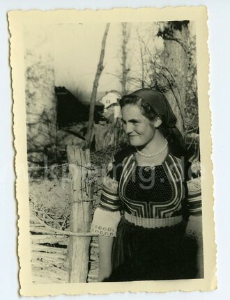 4 Fotos Bulgarien , Maße meist 6x9cm, datiert 1942