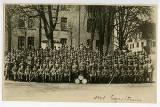 Troyes, Frankreich, Gruppenaufnahme , datiert 1941, Maße 23x14,5cm