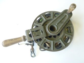 Handabroller kleines Modell datiert 1935, Originallack, mit Isolator