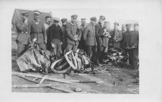 Foto abgeschossenes englisches Flugzeug Ostende 1916, Postkartenformat, datiert 1916