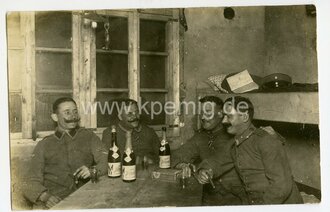 1. Weltkrieg Foto  "Sekt Feldgrau" in der...