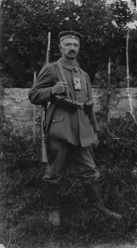 Landwehrmann mit Taschenlampe und Brotbeutelriemen mit Trageschlaufe, Maße 7,5x14cm