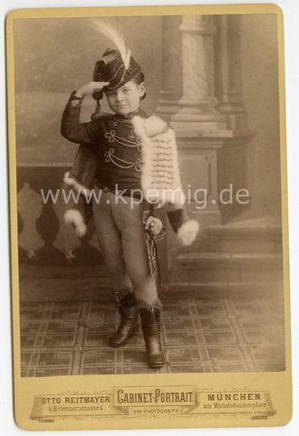 1.Weltkrieg, Studioaufnahme Kind in Uniform, Maße 11x16,5cm