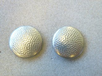 Paar Feldmützenknöpfe, silbern, 12mm
