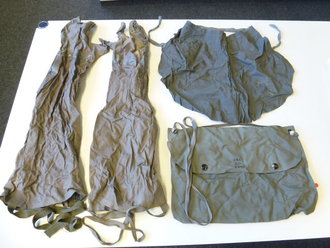 Leichter Gasschutzanzug der Wehrmacht , Set bestehend aus Handschuhen, Nackenschutz und Tasche dazu, Gummi weich und nicht verklebt