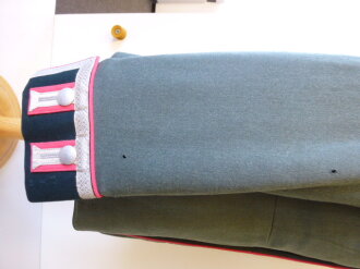 Waffenrock Panzerjäger, die Effekten Originalvernäht, der Adler evtl ergänzt, Schulterbreite 44 cm, Armlänge 61,5 cm