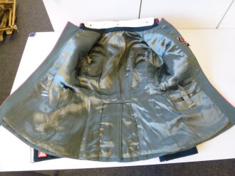 Waffenrock Panzerjäger, die Effekten Originalvernäht, der Adler evtl ergänzt, Schulterbreite 44 cm, Armlänge 61,5 cm