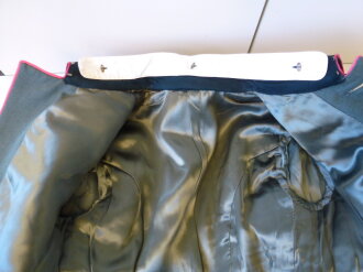 Waffenrock Panzerjäger, die Effekten Originalvernäht, der Adler evtl ergänzt, Schulterbreite 44 cm, Armlänge 61,5 cm