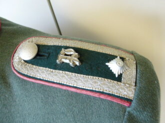 Waffenrock Panzerjäger, die Effekten Originalvernäht, der Adler evtl ergänzt, Schulterbreite 44 cm, Armlänge 61,5 cm