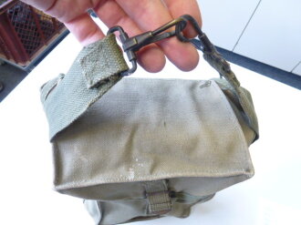 US Army WWII, Bag, Carrying, Ammunition, M1. khaki with OD rim