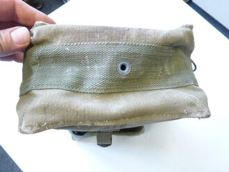 US Army WWII, Bag, Carrying, Ammunition, M1. khaki with OD rim