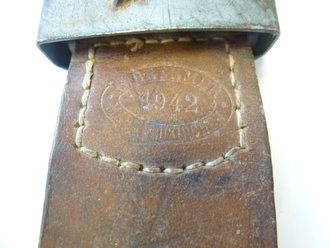Koppelschloss Luftschutz an Lederzunge, diese datiert 1942. Originallack