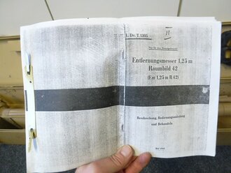 Entfernungsmesser 1,25 R42 Raumbild im Transportkasten. Originallack, mit Kopie der Anleitung. Seltenes Stück mit leicht nebliger Optik