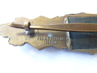 Nahkampfspange in Bronze, Hersteller "Fec. W.E. Peekhaus Berlin Ausf. C.F. Juncker Berlin", sehr schönes Stück