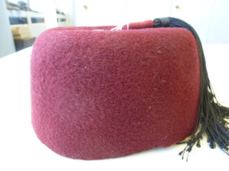 Waffen SS Fez , so getragen von moslemischen Freiwilligen der Handschar und Prinz Eugen. Effekten Originalvernäht, Kopfgrösse 56, Fehlstelle am Bund