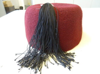 Waffen SS Fez , so getragen von moslemischen Freiwilligen der Handschar und Prinz Eugen. Effekten Originalvernäht, Kopfgrösse 56, Fehlstelle am Bund